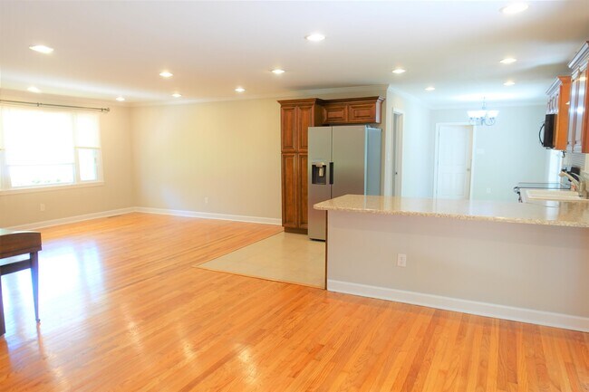 Building Photo - 115 Konnarock Cir