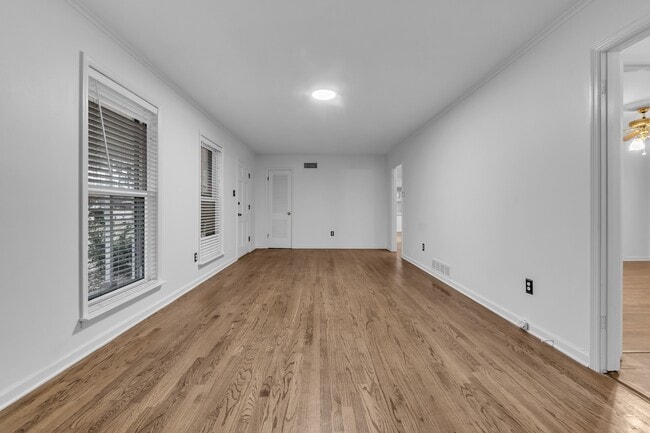 Building Photo - 3010 Ruskin Rd