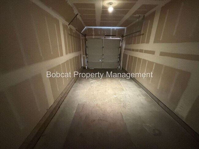 Building Photo - 136 Dayton Village Pkwy