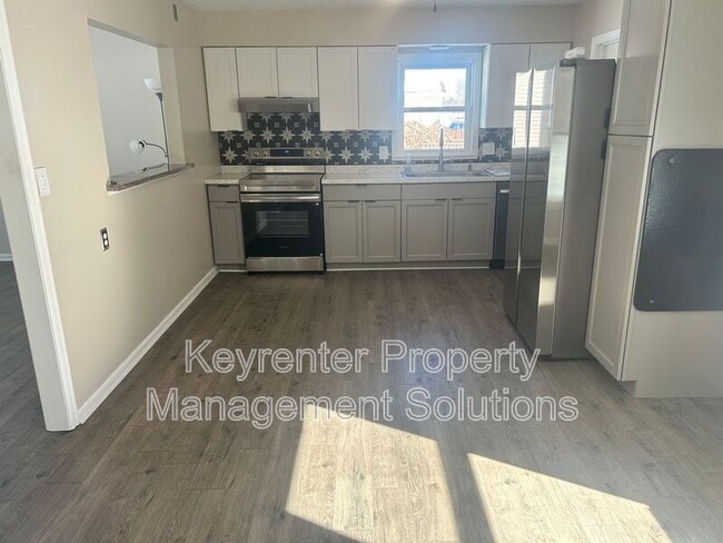 Building Photo - 266 Crawford Dr