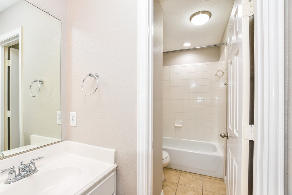 Building Photo - 2813 Independence Dr