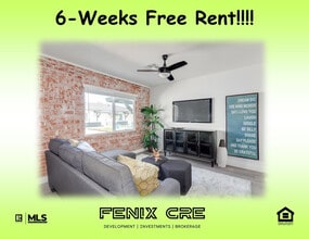 Building Photo - 2512 E Thomas Rd