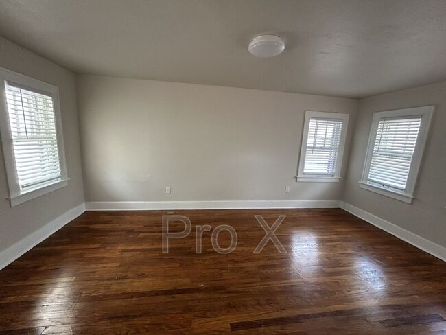 Building Photo - 106 W Hudson St