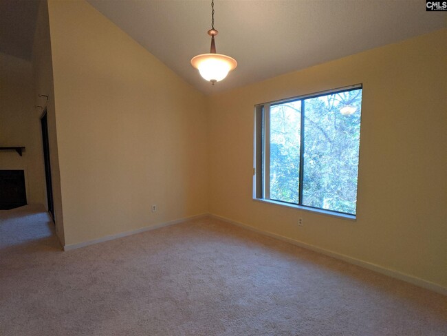 Building Photo - 5004 Village Creek Dr