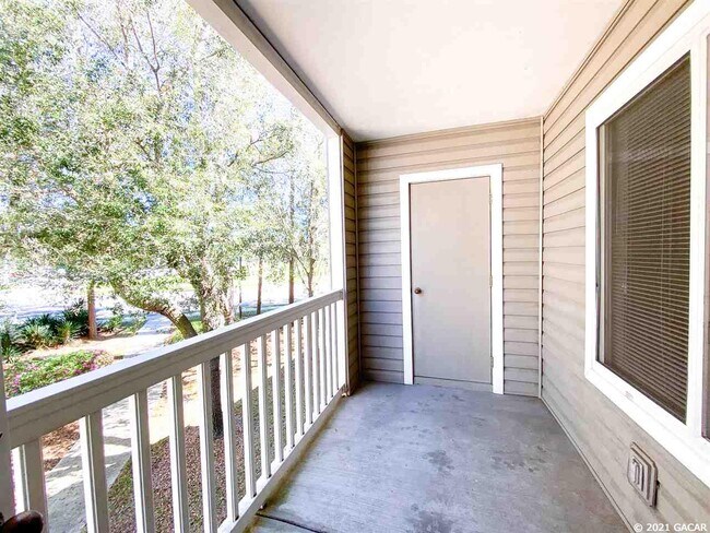 Building Photo - 4000 SW 23rd St