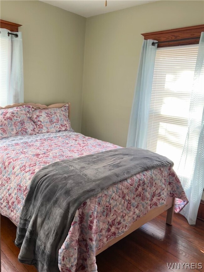 Building Photo - 18 Parkway St