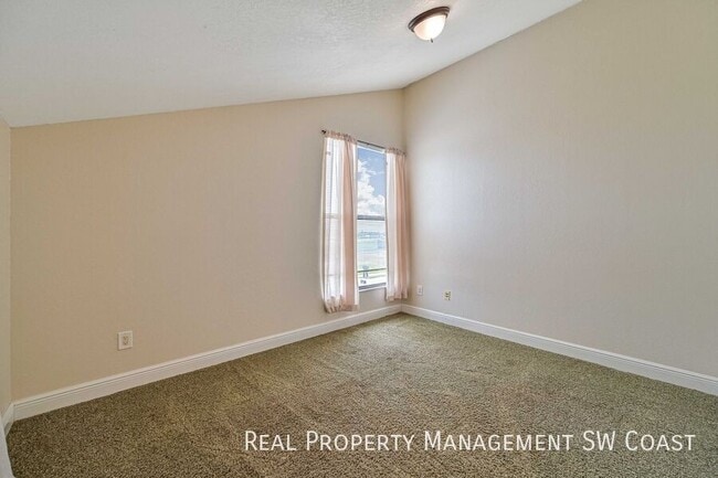 Building Photo - 7493 Pebble Beach Rd