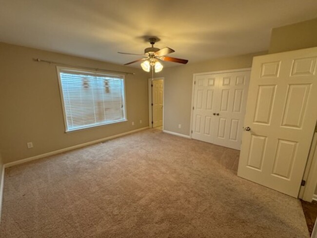 Building Photo - Lovely 3 BR House in the Polo Club Area! F...