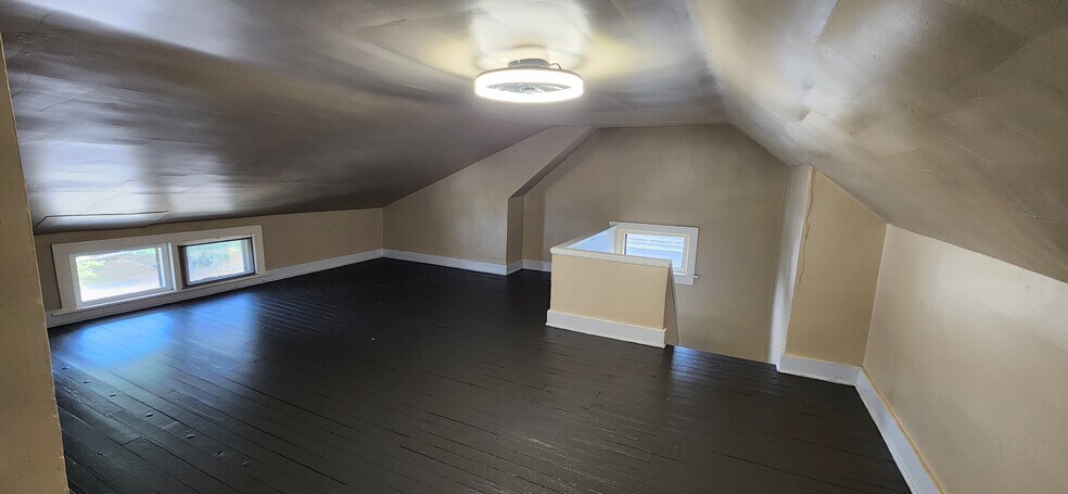 Building Photo - 258 McGowan St