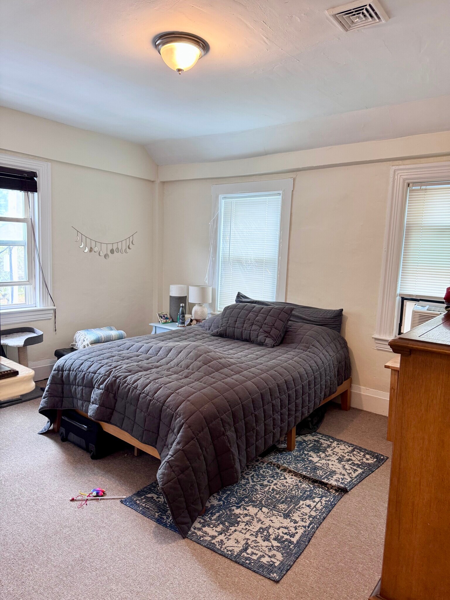 Building Photo - 122 Gore St