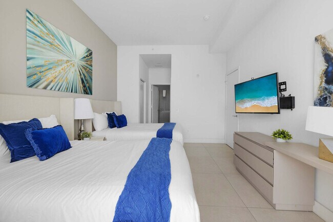 Building Photo - 4111 S Ocean Dr