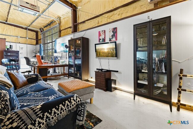 Building Photo - 218 Alexandra Ln