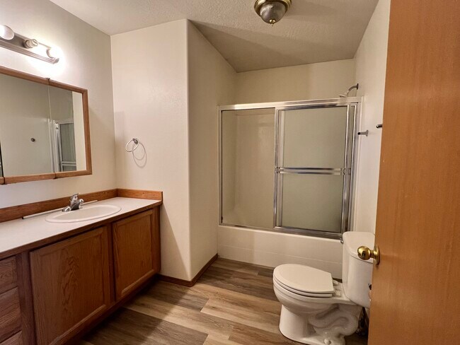 Building Photo - 1625 E Coeur D Alene Ave