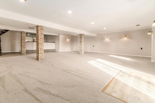 Building Photo - 6253 Headley Heights Ct