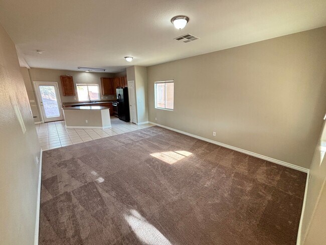 Building Photo - Spacious 4BED/3BATH Home Located in North Las Vegas