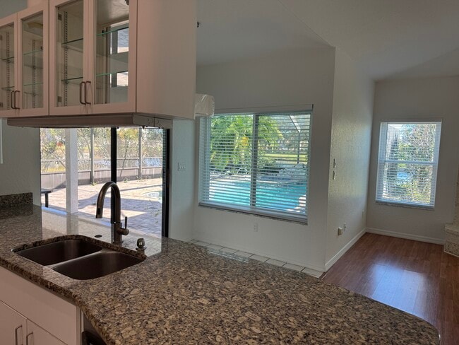 Building Photo - 317 Lanternback Island Dr