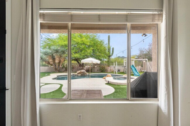 Building Photo - 5404 E Lonesome Trail