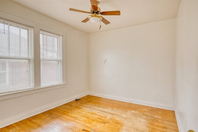 Building Photo - 217 Emerling Dr