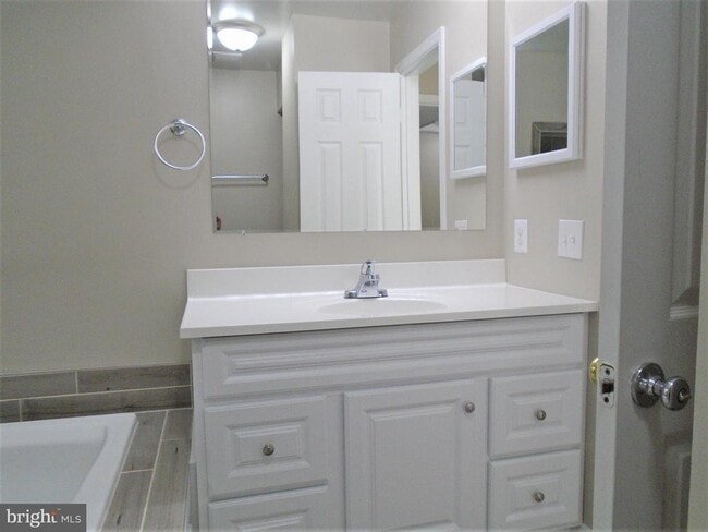 Building Photo - 1914 Duffield Ln