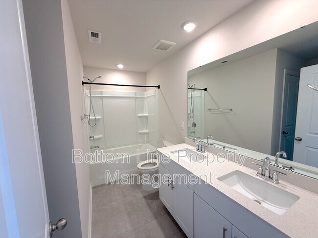 Building Photo - 629 Cranford Dr