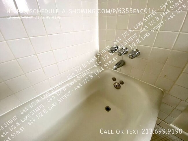 Building Photo - 444 1/2 N. Lake Street-