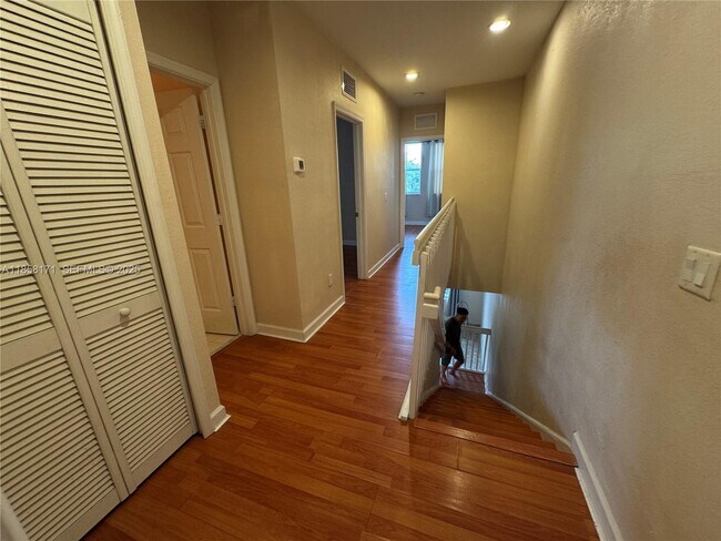 Building Photo - 4249 SW 157th Ave