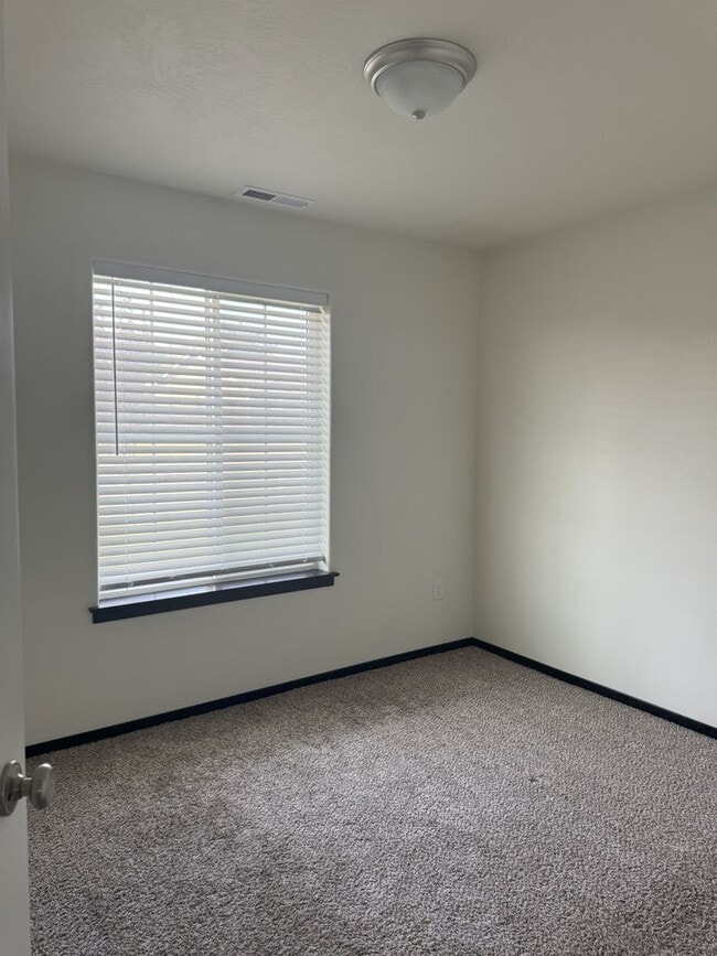 Building Photo - Orchard Terrace Umatilla