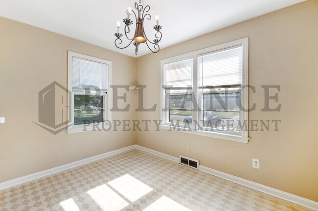 Building Photo - 853 N Terrace Dr