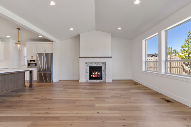 Building Photo - 4646 S Selatir Way