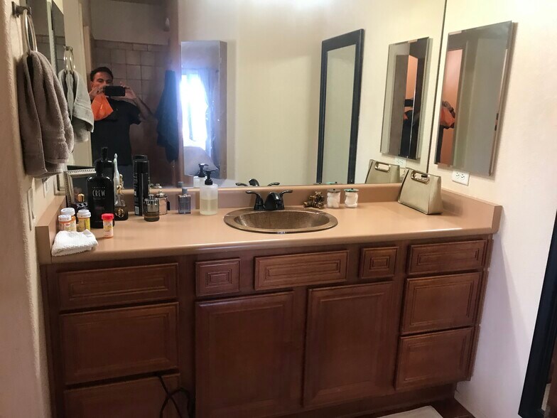 Building Photo - 11708 E Omega Ln