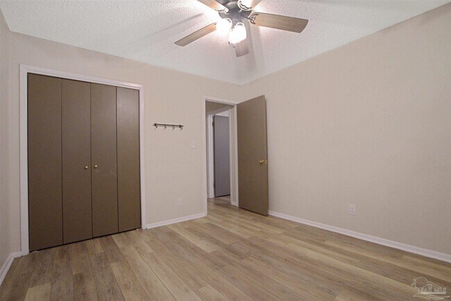 Building Photo - 3323 Kingswood Ct