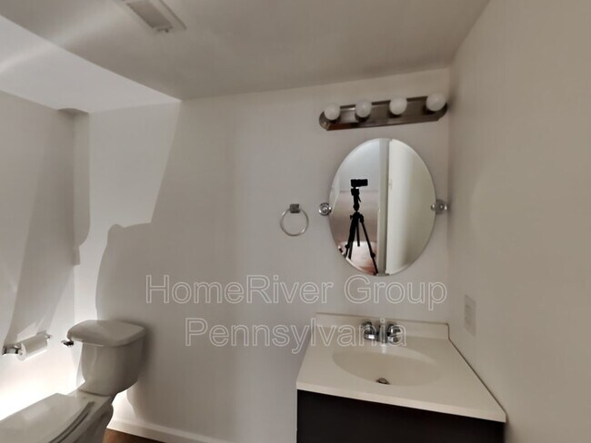 Building Photo - 145 Tanglewood Dr