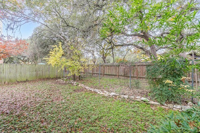Building Photo - 8 Spalding Cir
