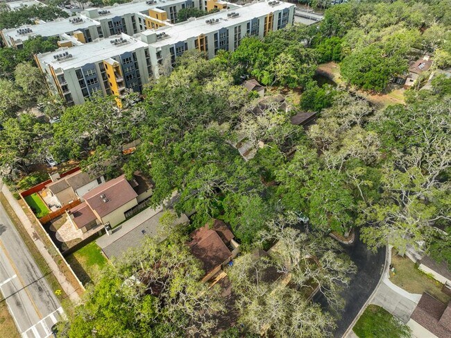 Building Photo - 13703 Sweetwater Cove Pl