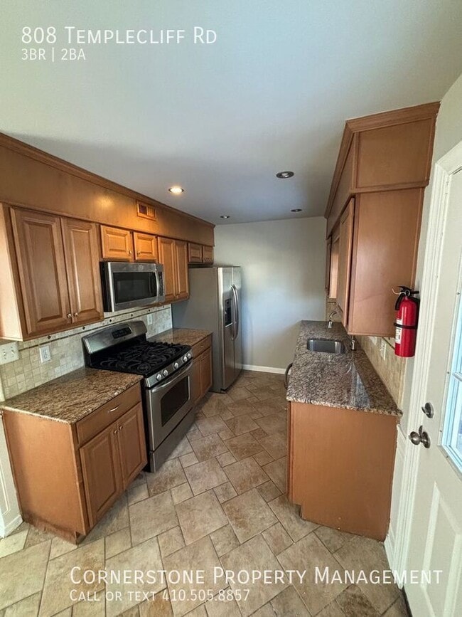 Building Photo - 808 Templecliff Rd