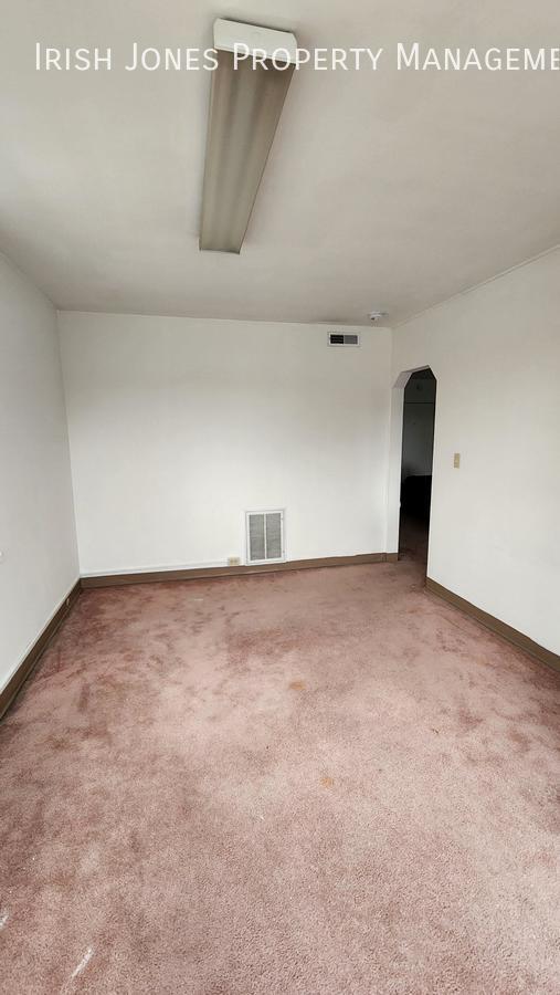 Building Photo - 1715 Pine Ave