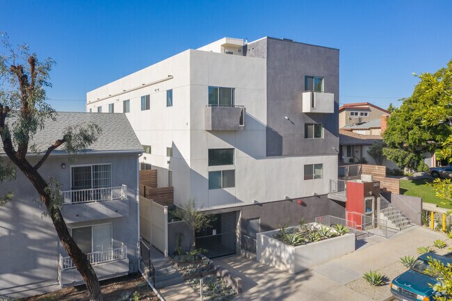 Building Photo - 3475 Bentley Ave