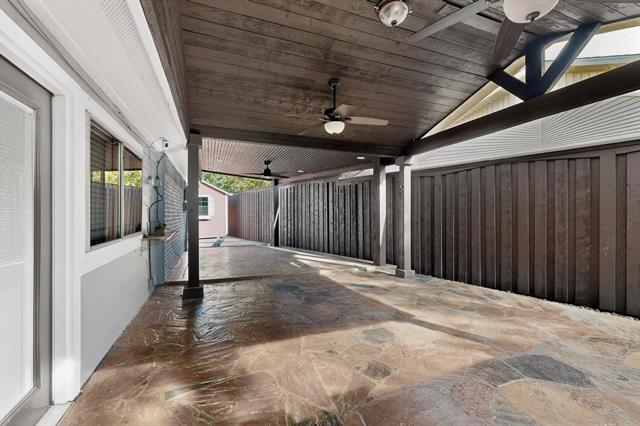 Building Photo - 4006 Mayflower Dr