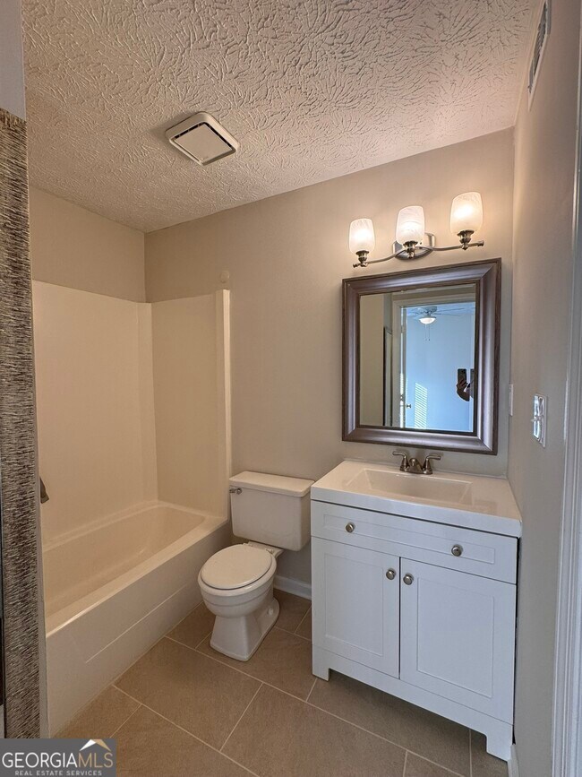 Building Photo - 1717 Wynndowne Trail