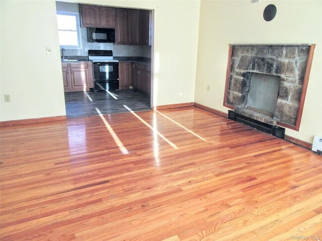 Building Photo - 18 Station Rd