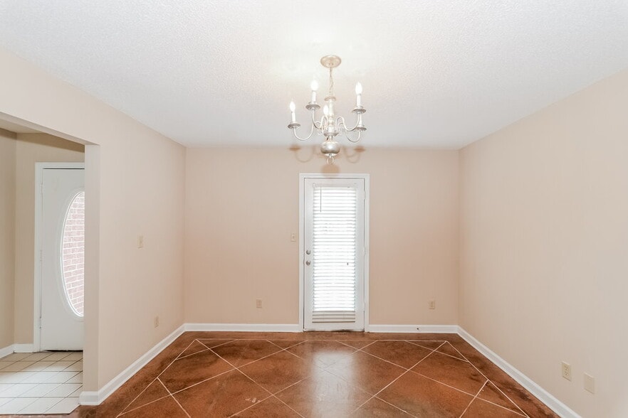 Building Photo - 11183 Ewe Turn Dr