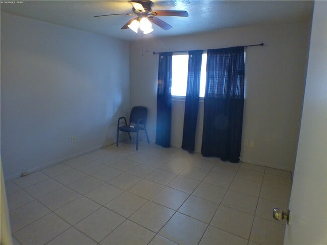 Building Photo - 12511 Shannon Hills Dr