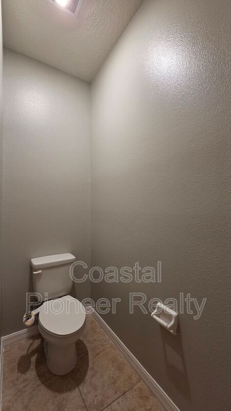 Building Photo - 30953 Water Lily Dr