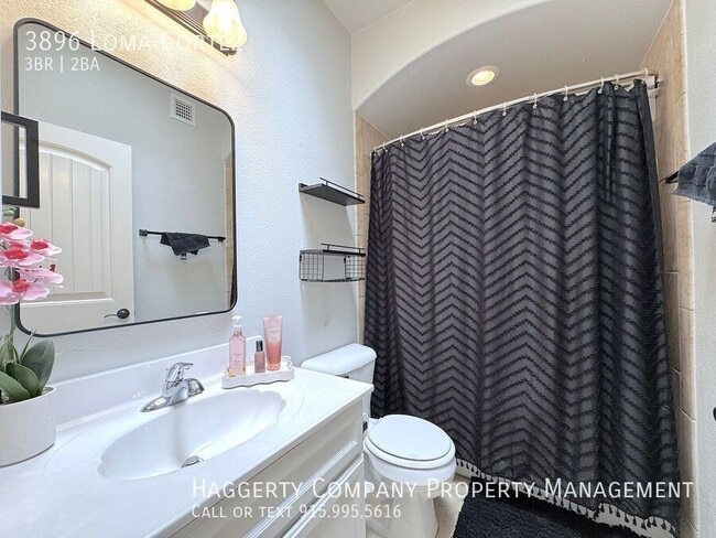 Building Photo - 3896 Loma Cortez Dr
