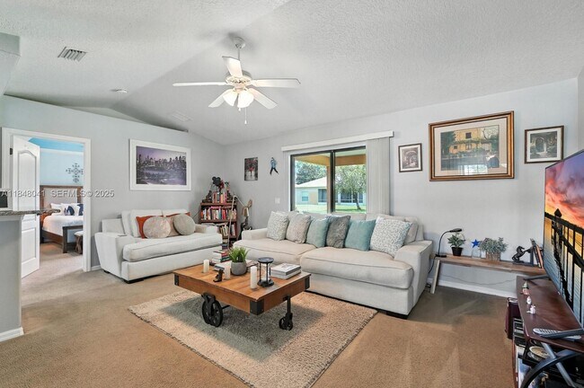 Building Photo - 20 Bennett Ln