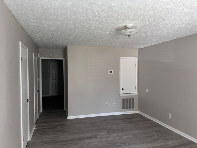 Building Photo - Near Cape Fear Valley Hospital - 2 bedroom...