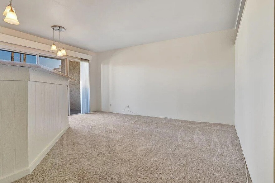 Building Photo - 5300 E Waverly Dr