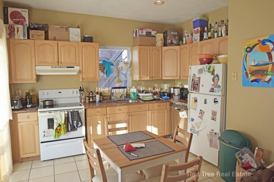 Building Photo - 21 Highgate St