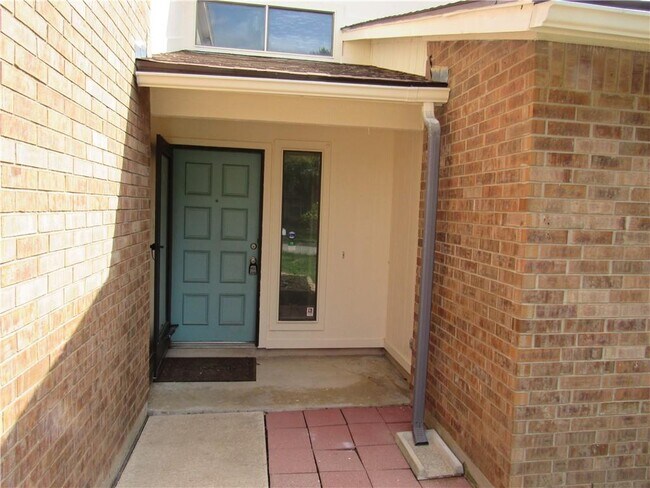 Building Photo - 1603 Shotwell Ln