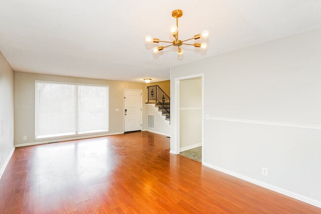 Building Photo - 204 Redondo Ct N